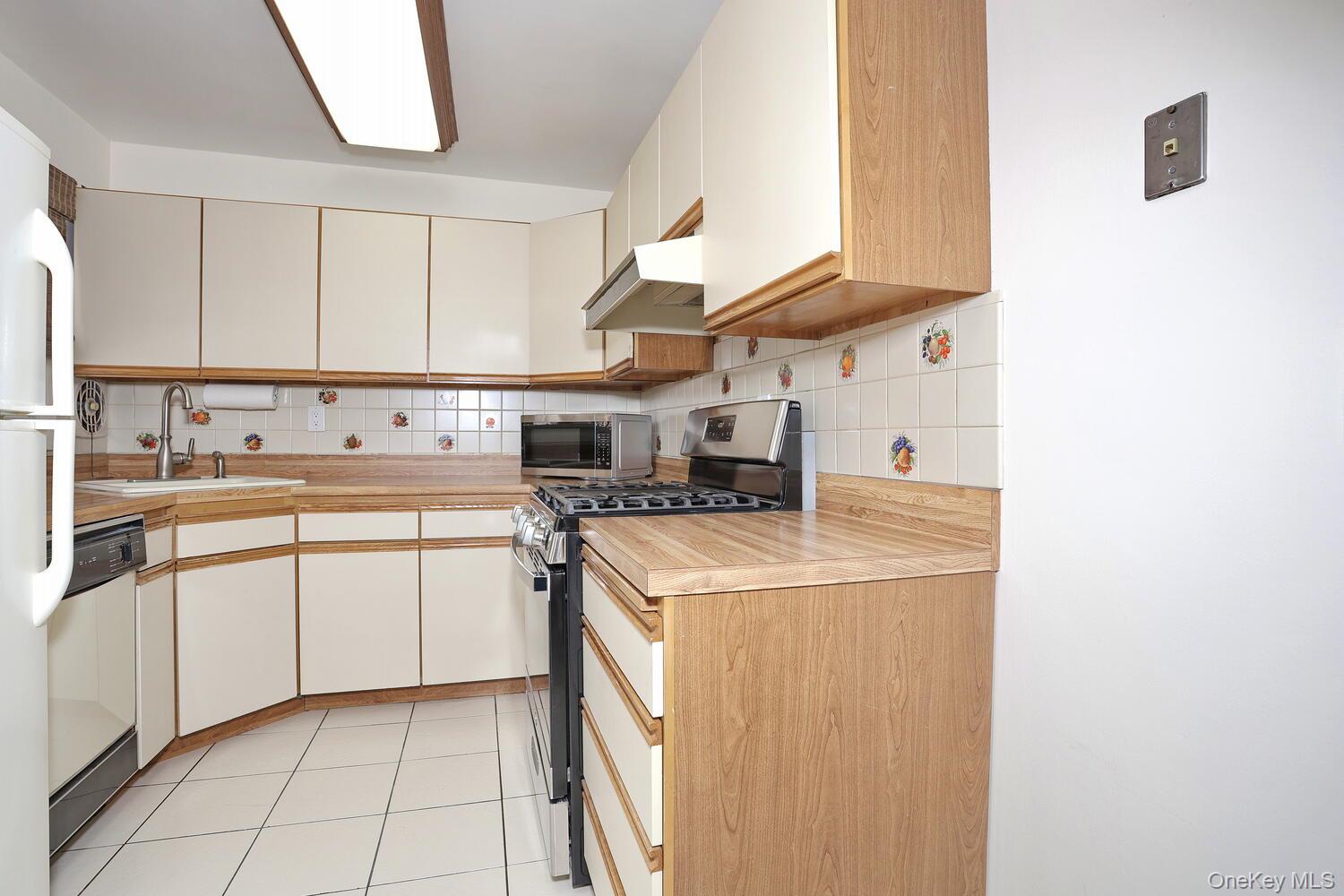 #7 photo, 64 S Hillside Avenue, Elmsford , NY 10523