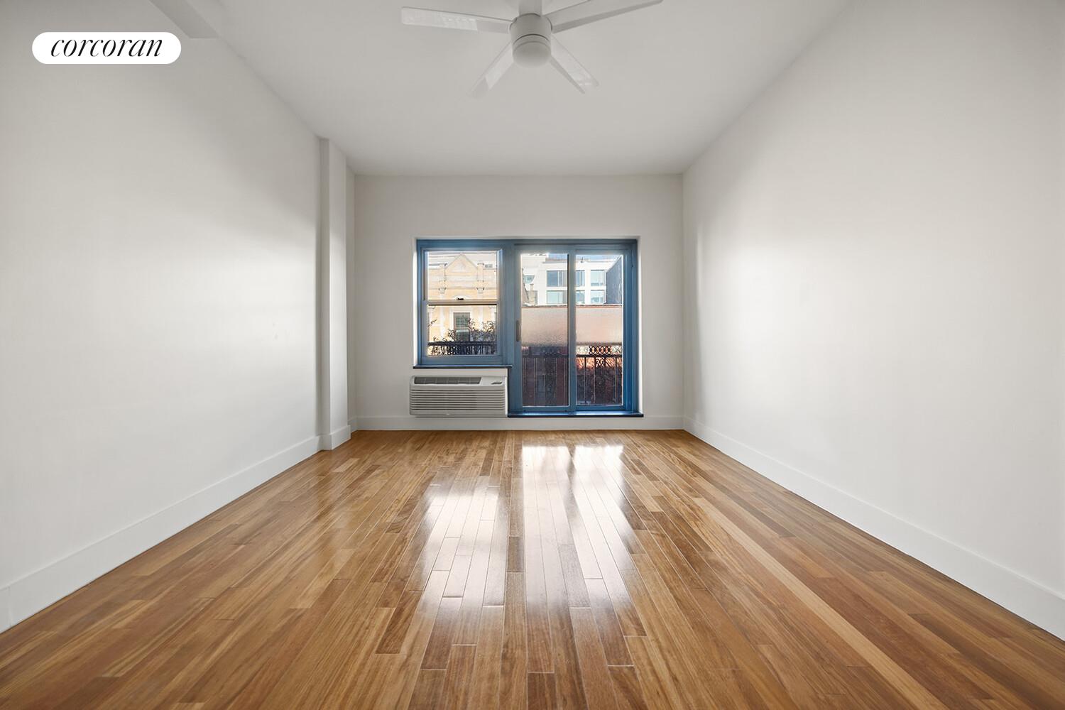 #3 photo, 208 GRAND Street, הברונקס Williamsburg , NY 11211