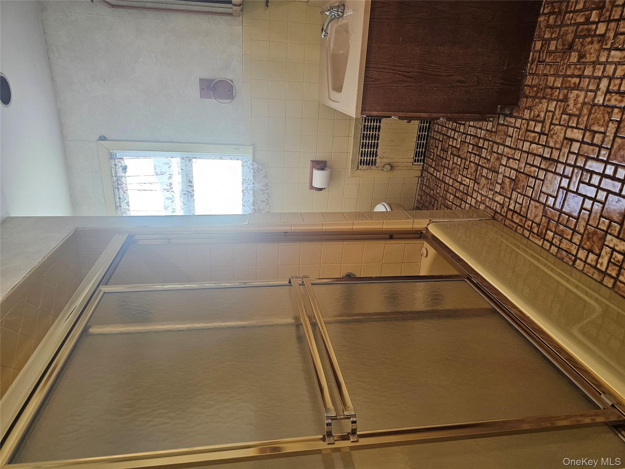 #10 photo, 14 Alemeda Street, 长岛 Inwood , NY 11096