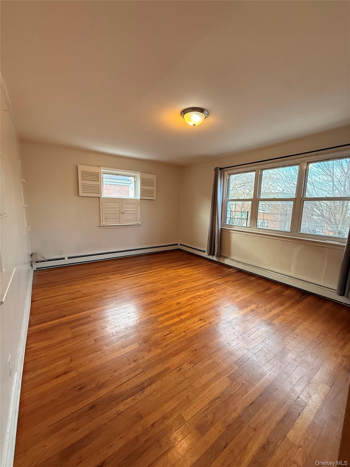 #3 photo, 76-27 170th Street, Fresh Meadows , NY 11366