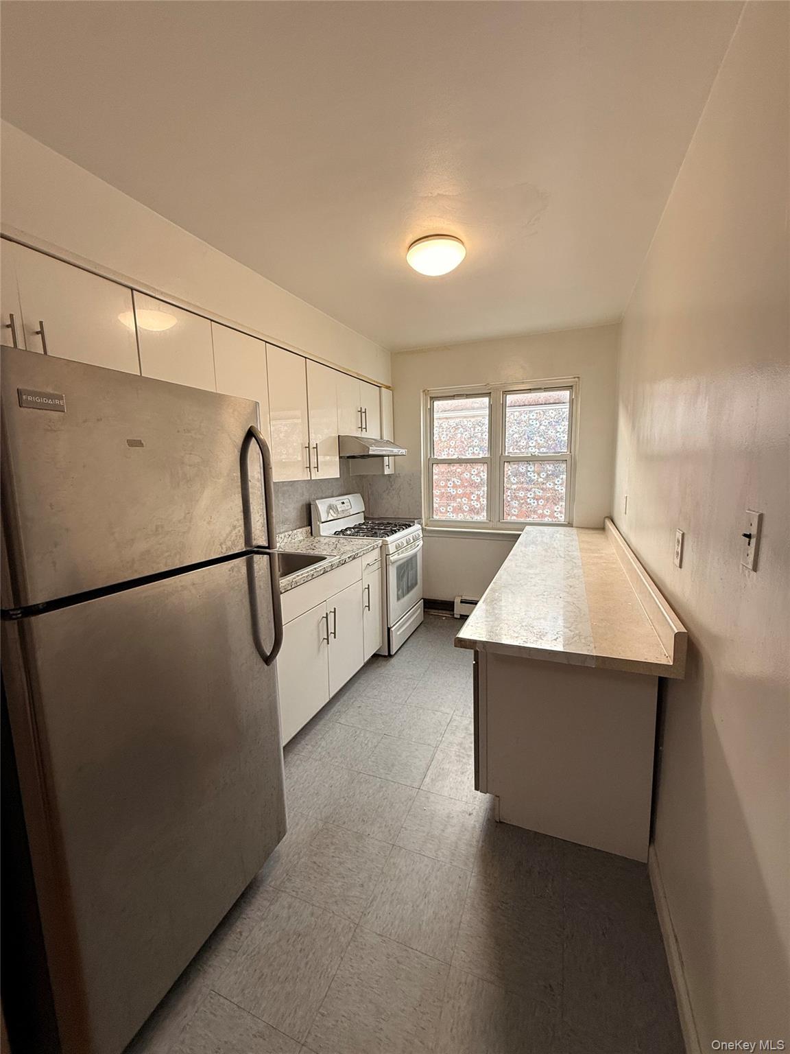 #4 photo, 76-27 170th Street, Fresh Meadows , NY 11366