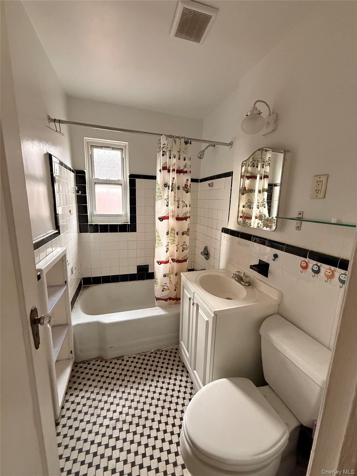 #6 photo, 76-27 170th Street, Fresh Meadows , NY 11366