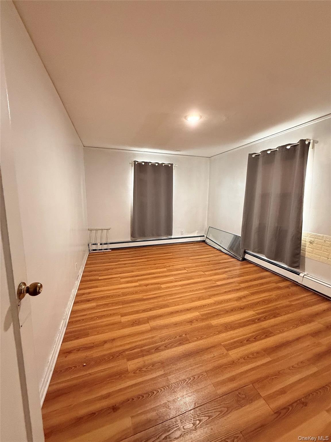 #8 photo, 76-27 170th Street, Fresh Meadows , NY 11366