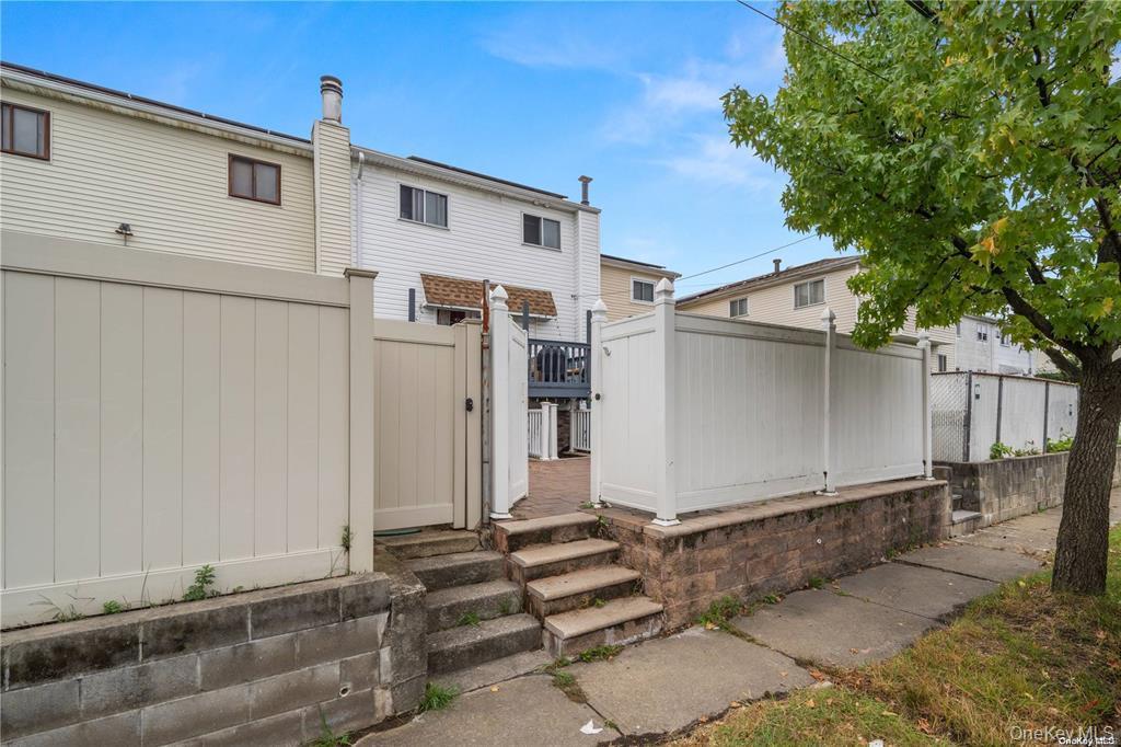 #16 photo, 41 Woodcrest Road, Staten Island , NY 10303