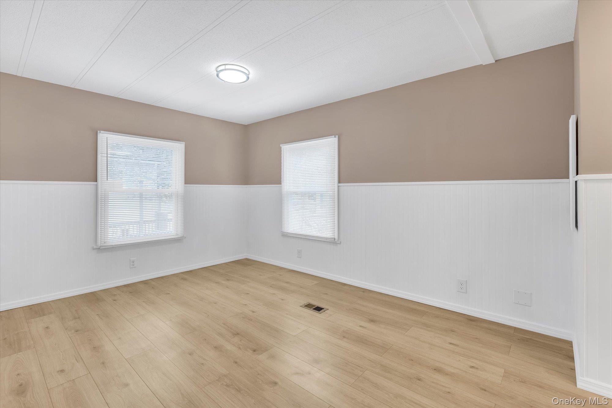 #7 photo, 525-183 Riverleigh Avenue, Riverhead , NY 11901