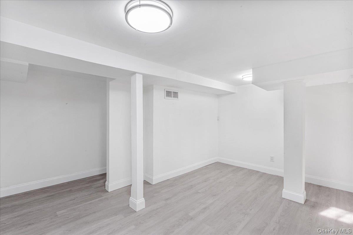 #12 photo, 161-36 Grand Central Parkway, Jamaica Hills , NY 11432