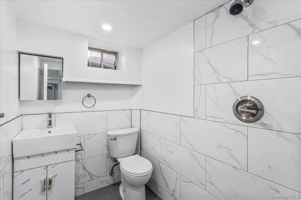 #13 photo, 161-36 Grand Central Parkway, Jamaica Hills , NY 11432