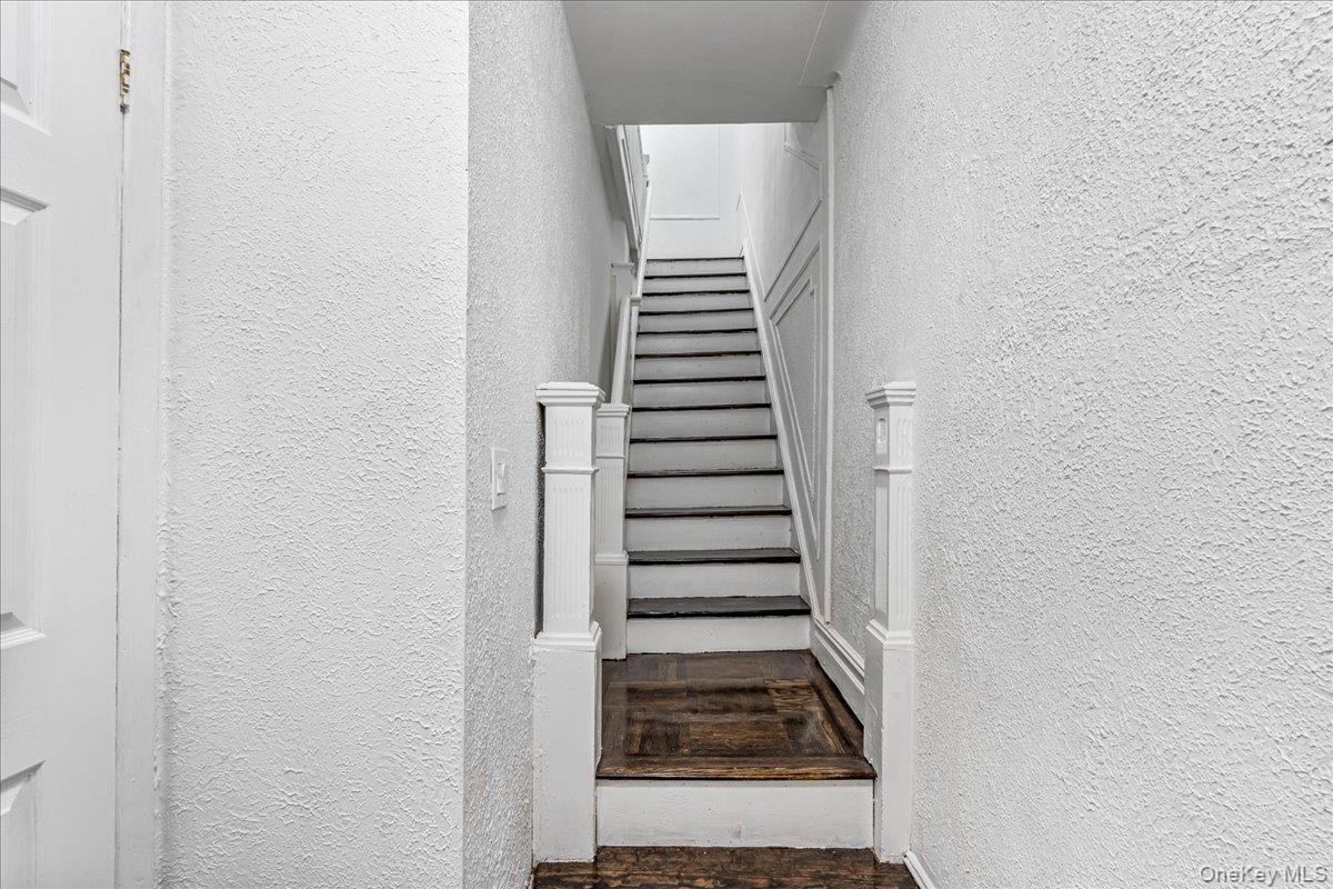 #16 photo, 161-36 Grand Central Parkway, Jamaica Hills , NY 11432