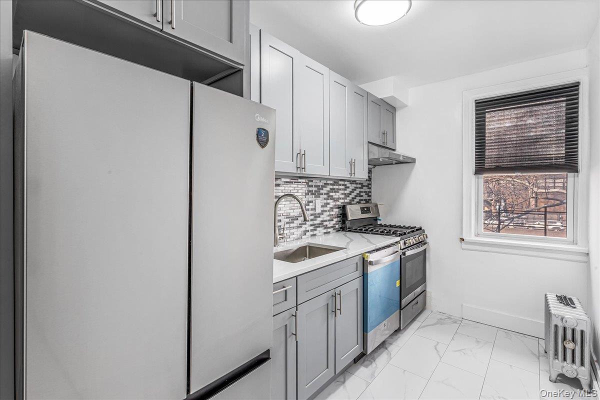 #18 photo, 161-36 Grand Central Parkway, Jamaica Hills , NY 11432