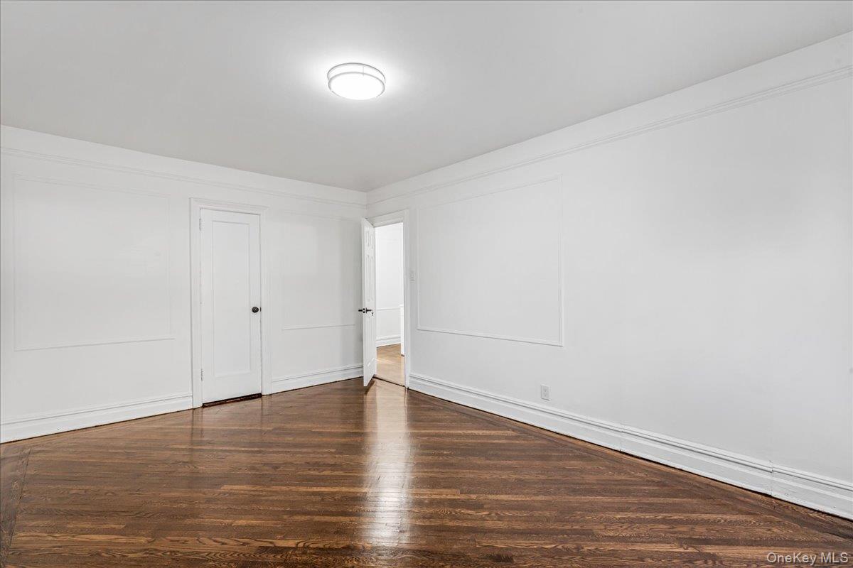 #20 photo, 161-36 Grand Central Parkway, Jamaica Hills , NY 11432