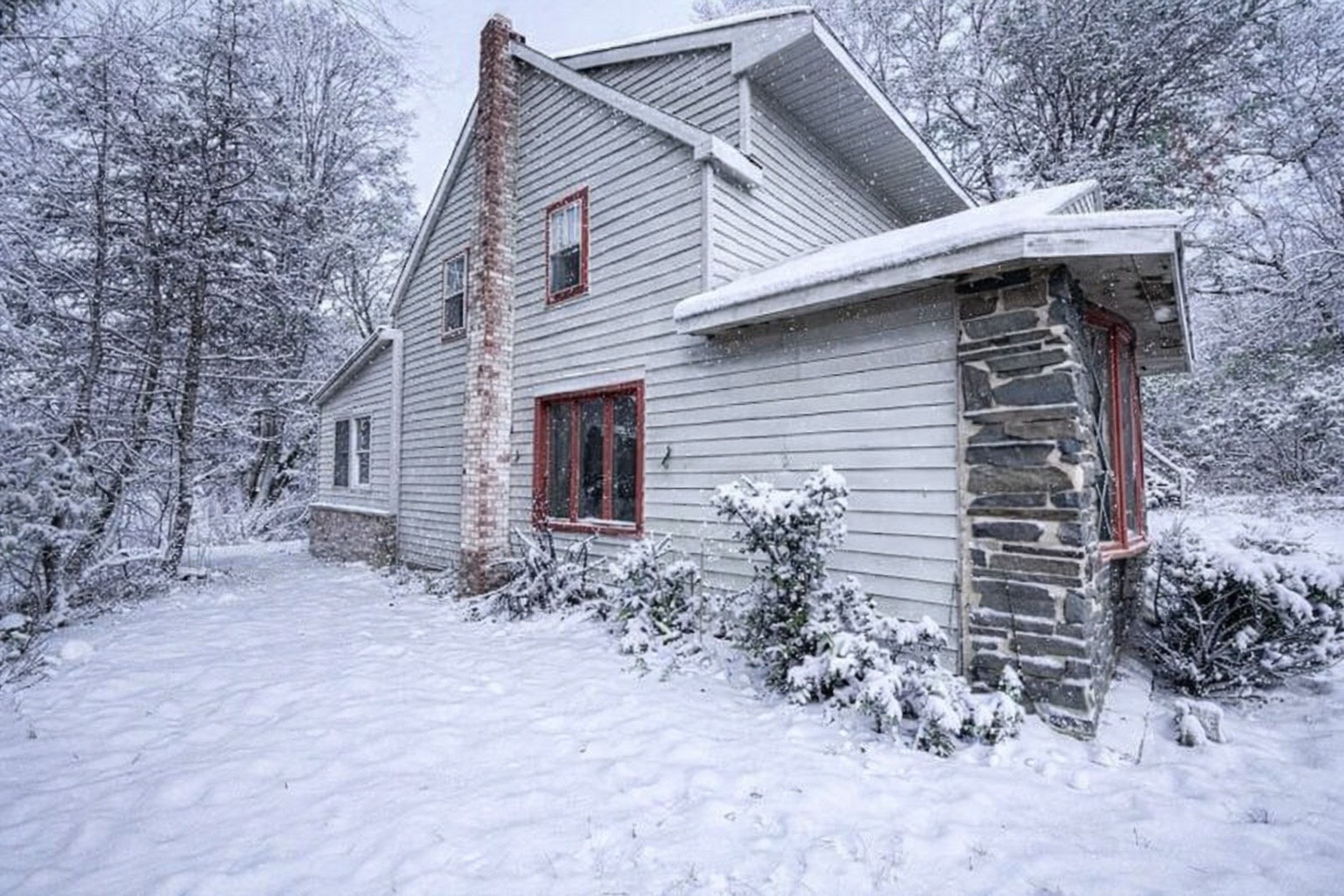 #2 photo, 233 Keefe Rd, Troy , NY 12180