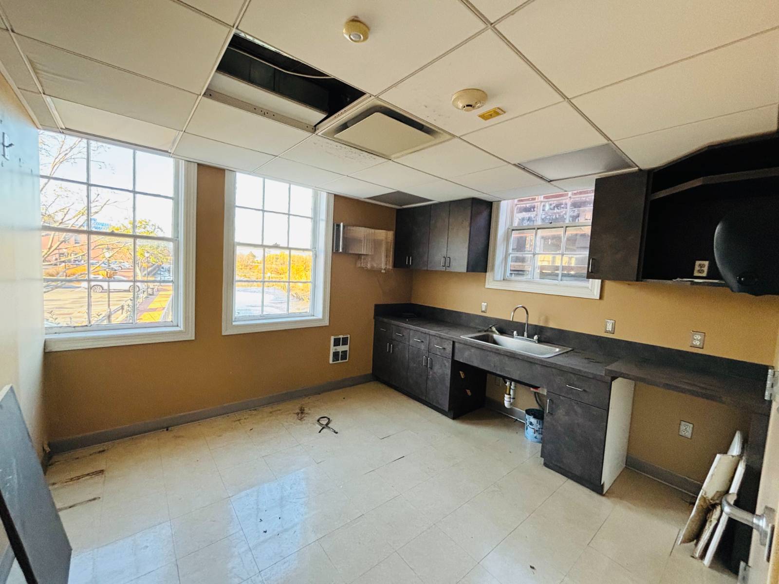 #13 photo, 1345 Old Northern Blvd, Roslyn , NY 11576