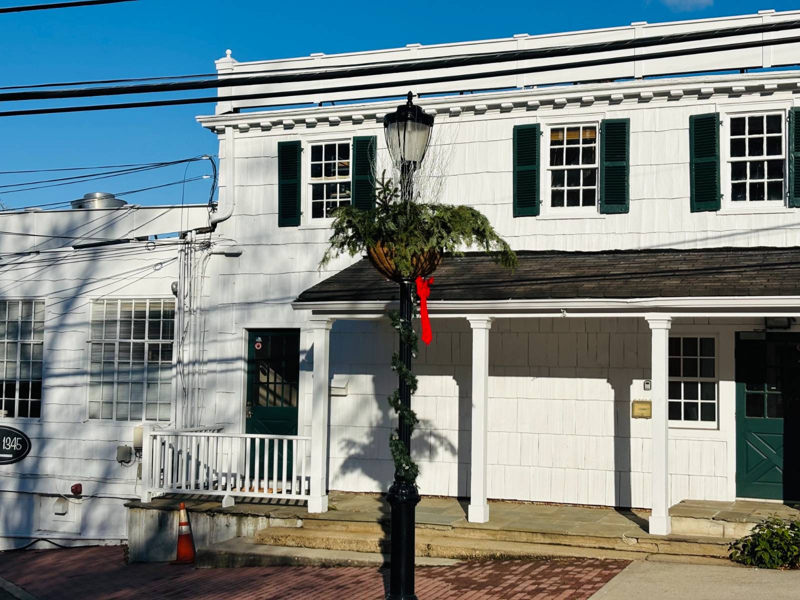 #2 photo, 1345 Old Northern Blvd, Roslyn , NY 11576