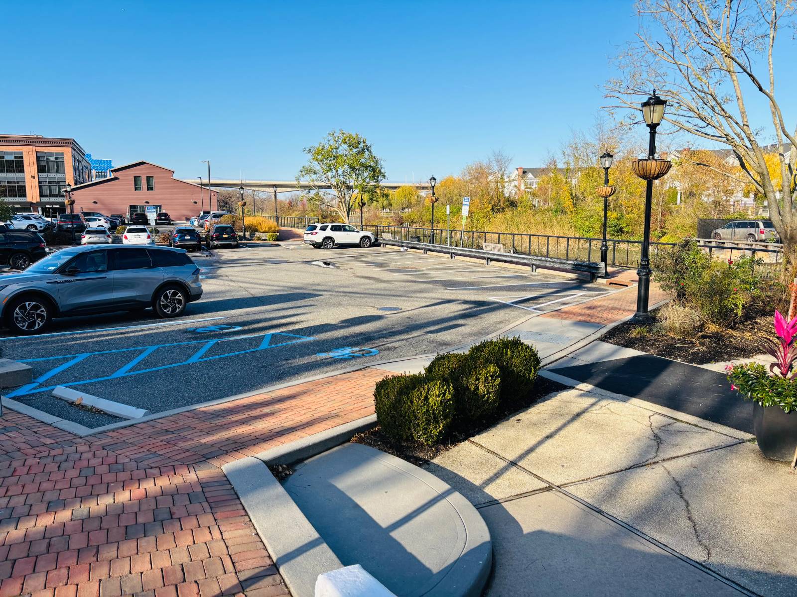 #27 photo, 1345 Old Northern Blvd, Roslyn , NY 11576