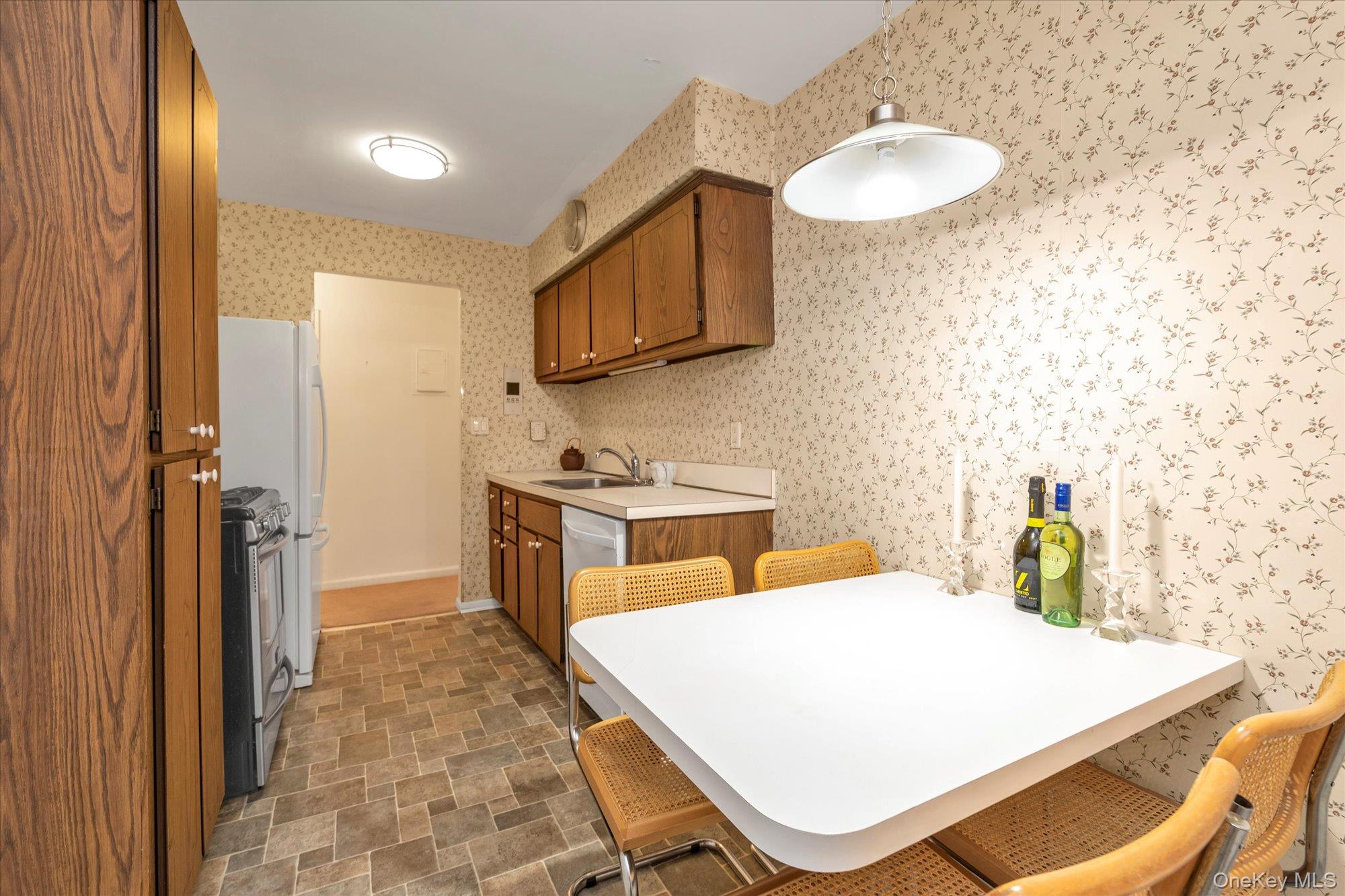 #8 photo, 30 Barstow Road, Great Neck , NY 11021