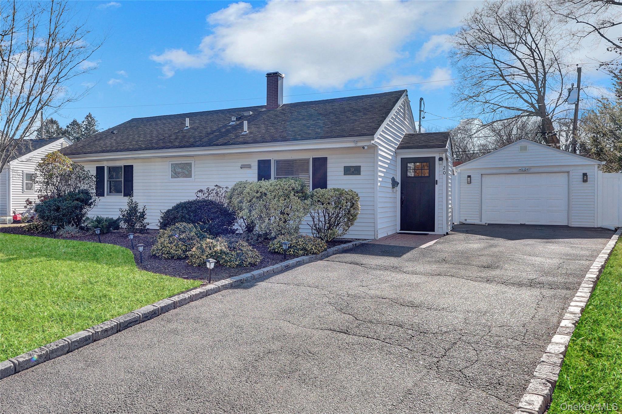 #3 photo, 20 Collins Road, Glen Cove , NY 11542