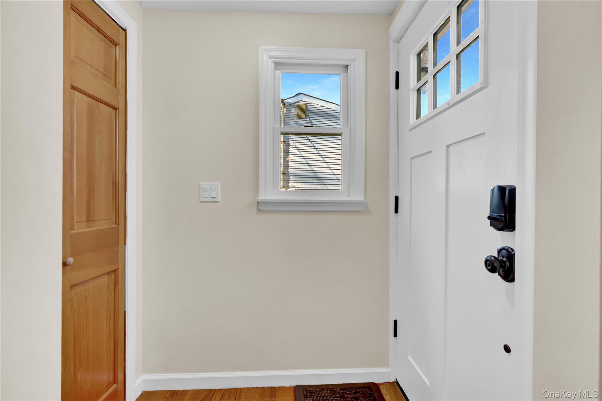 #8 photo, 20 Collins Road, Glen Cove , NY 11542