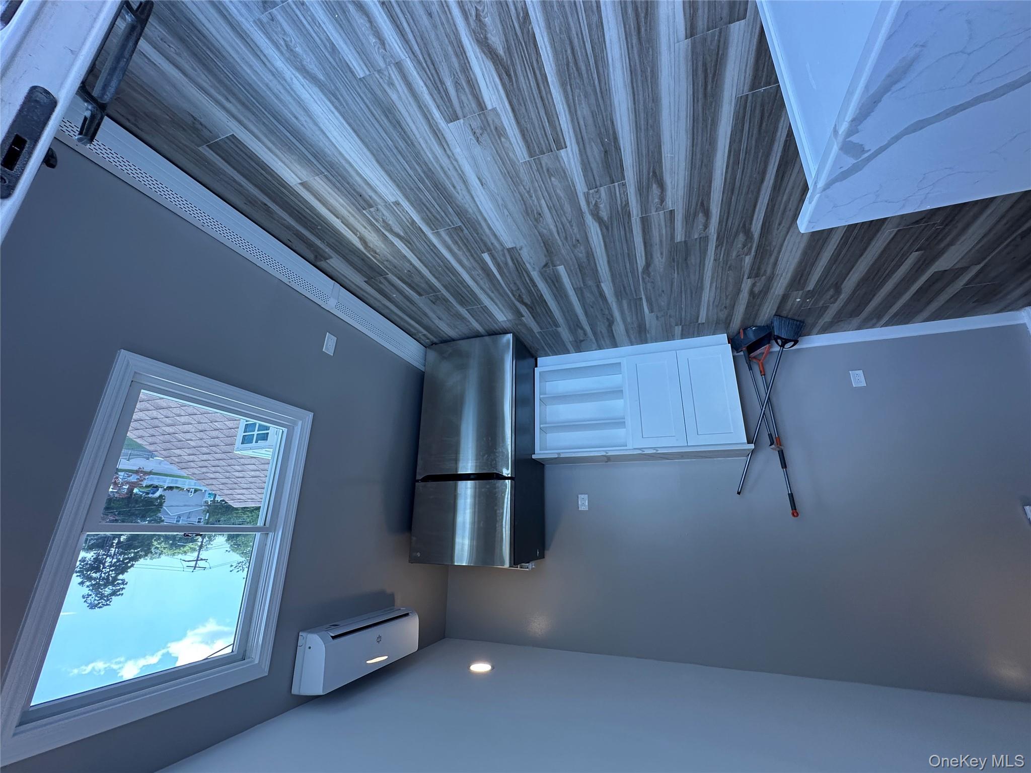 #5 photo, 15 Mida ct, West Babylon , NY 11704