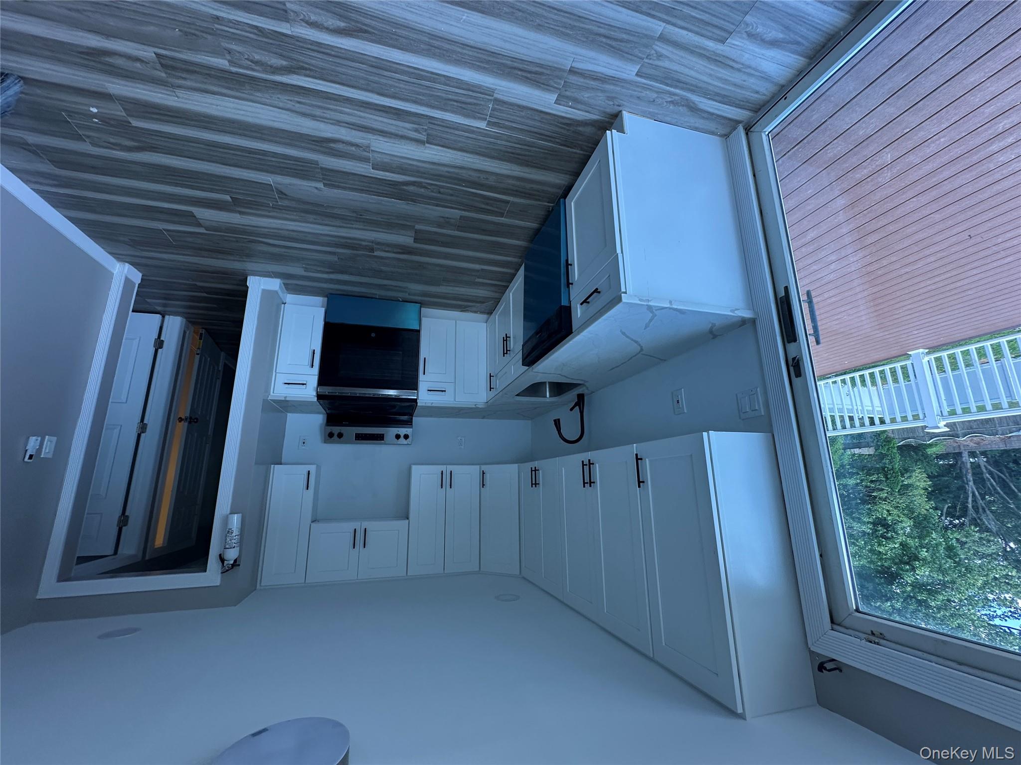 #9 photo, 15 Mida ct, West Babylon , NY 11704