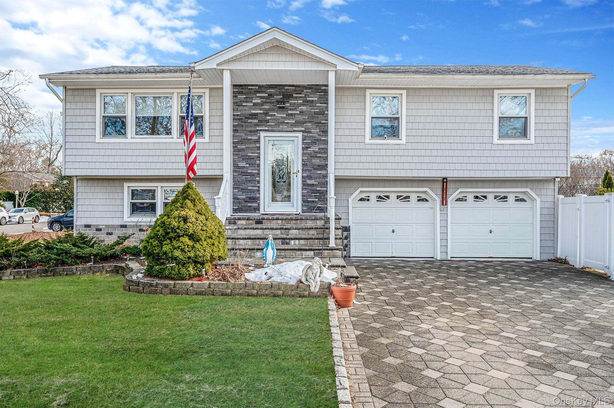#1 photo, 111 S Plaisted Avenue, Hauppauge , NY 11788
