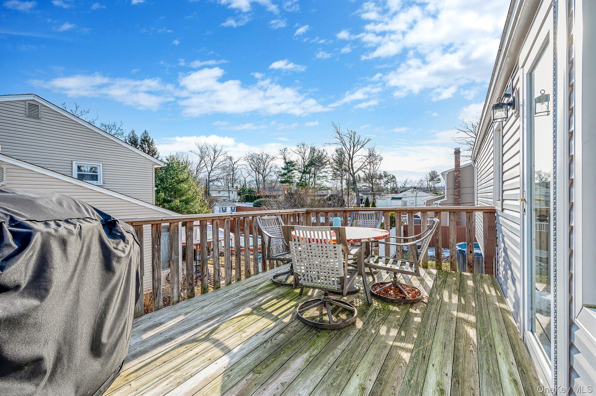 #10 photo, 111 S Plaisted Avenue, Hauppauge , NY 11788