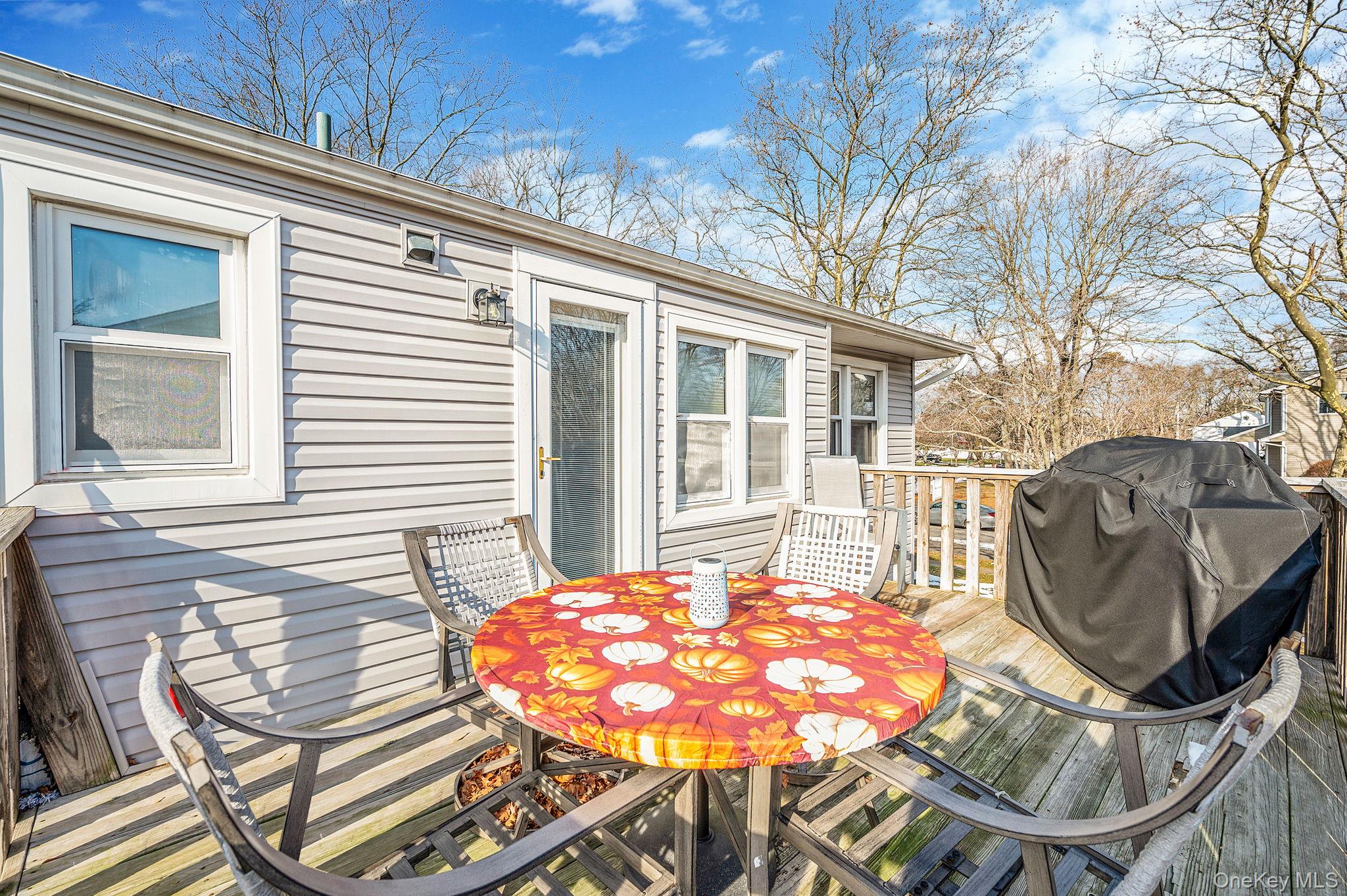 #11 photo, 111 S Plaisted Avenue, Hauppauge , NY 11788