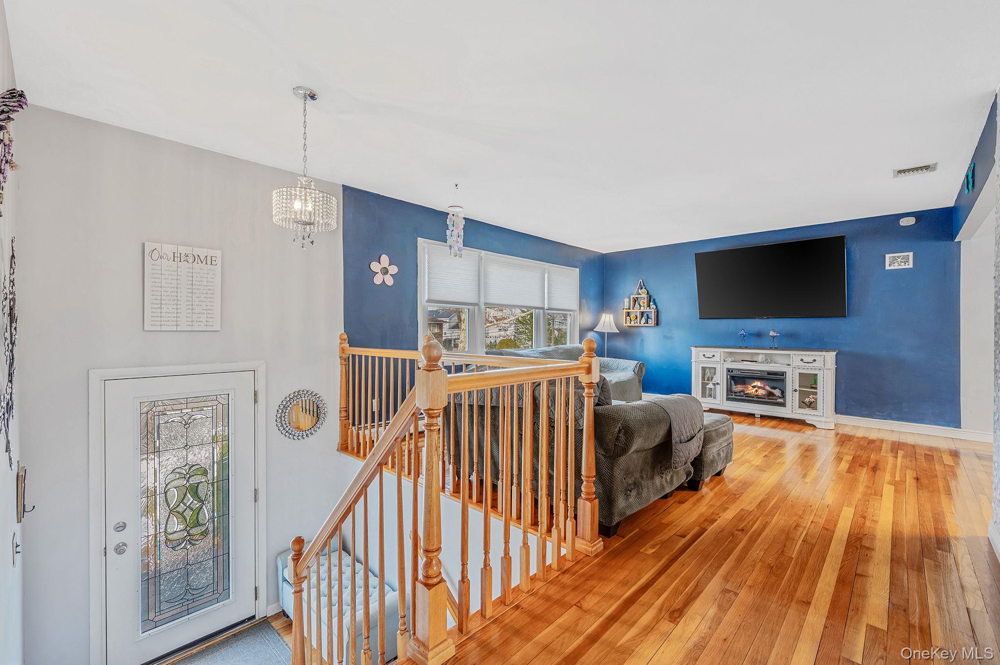 #12 photo, 111 S Plaisted Avenue, Hauppauge , NY 11788