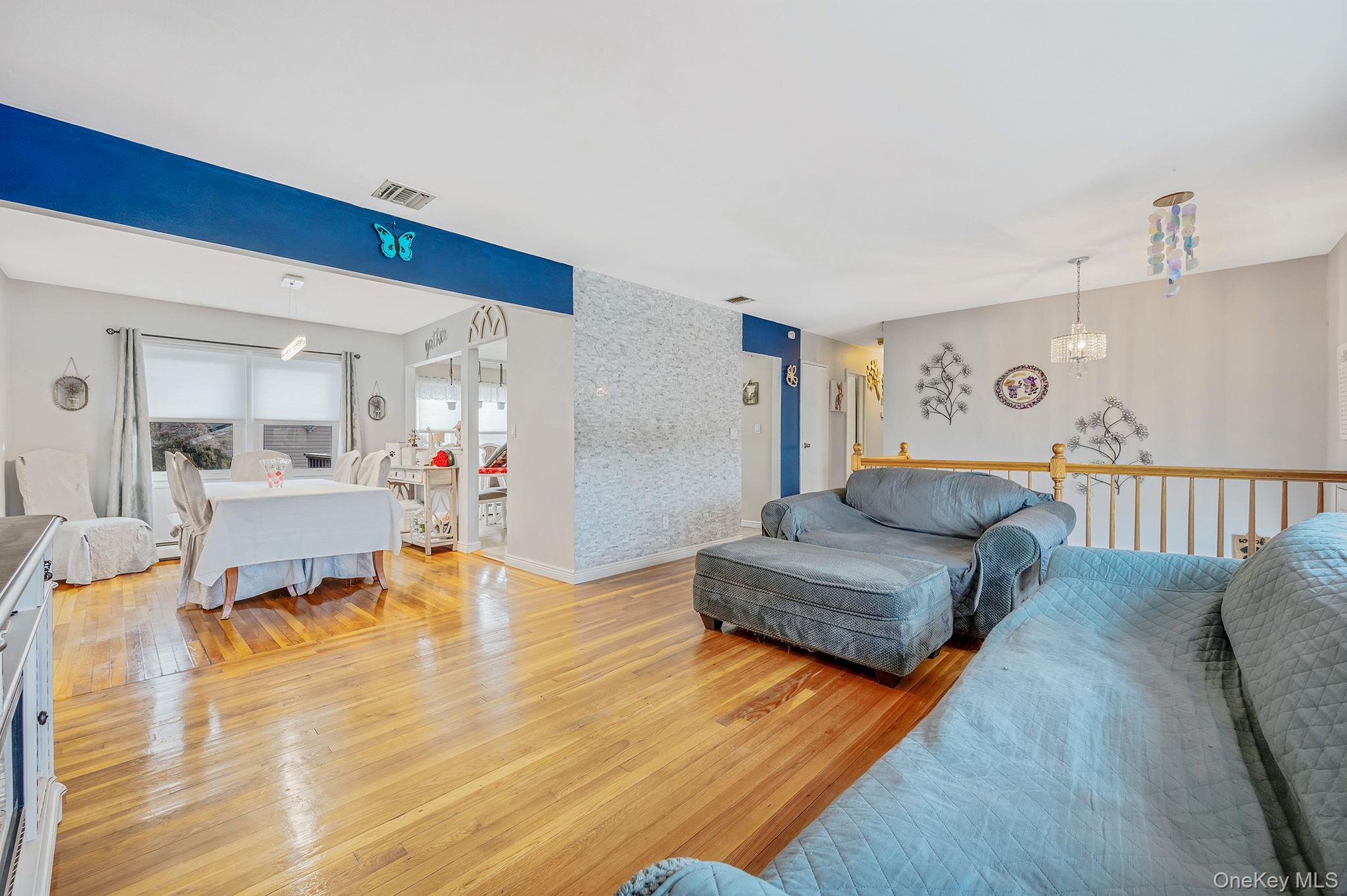 #15 photo, 111 S Plaisted Avenue, Hauppauge , NY 11788