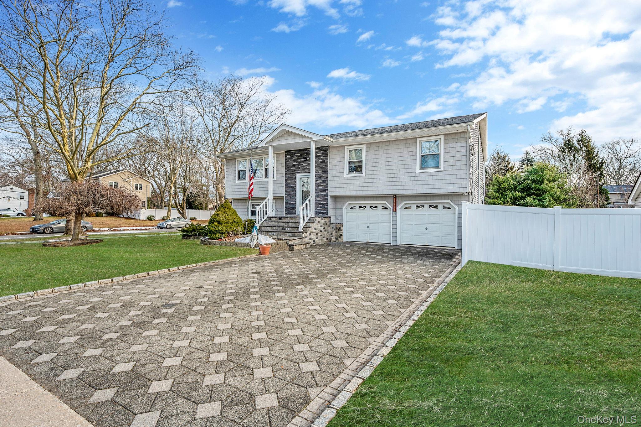 #2 photo, 111 S Plaisted Avenue, Hauppauge , NY 11788
