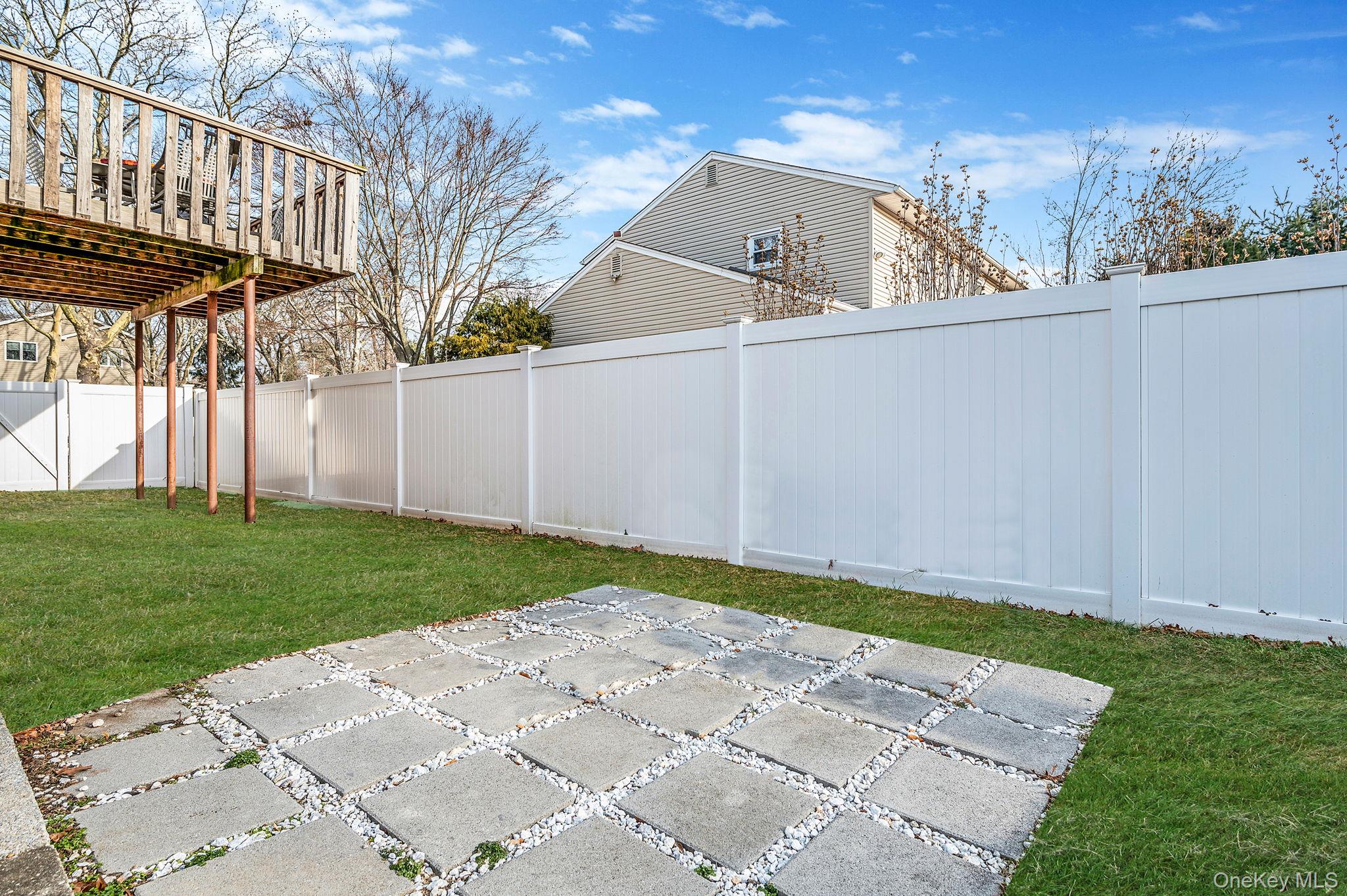 #7 photo, 111 S Plaisted Avenue, Hauppauge , NY 11788