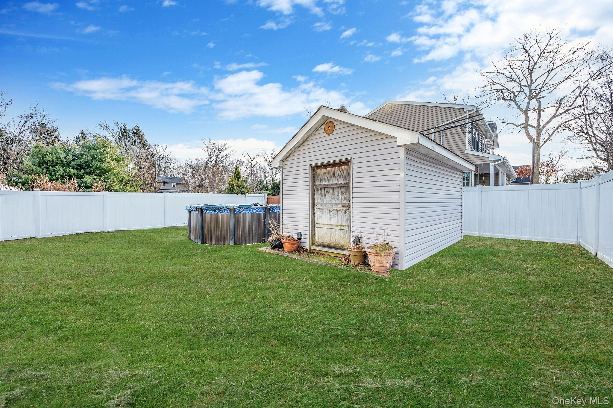 #9 photo, 111 S Plaisted Avenue, Hauppauge , NY 11788