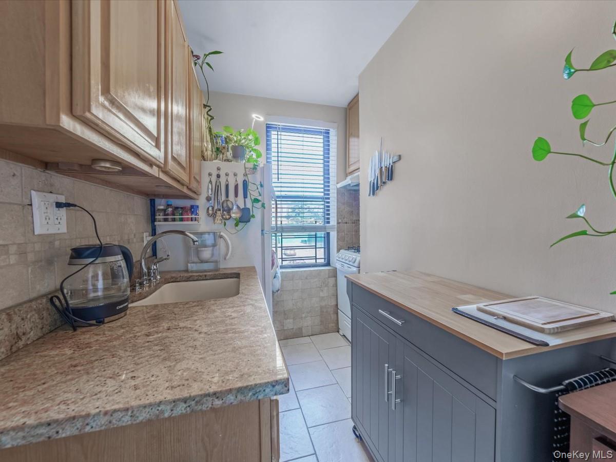 #5 photo, 9524 Fort Hamilton Parkway, Бруклин ‖ Brooklyn , NY 11209