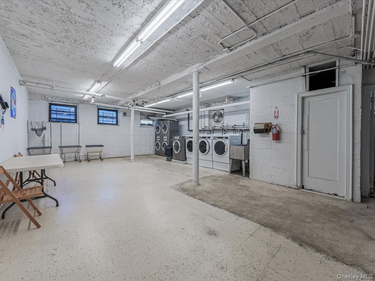 #9 photo, 9524 Fort Hamilton Parkway, Бруклин ‖ Brooklyn , NY 11209