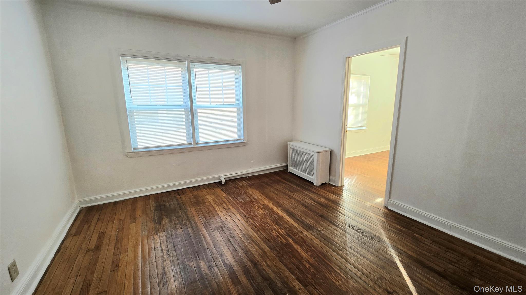 #3 photo, 68-09 Alderton Street, कुईंस Rego Park , NY 11374