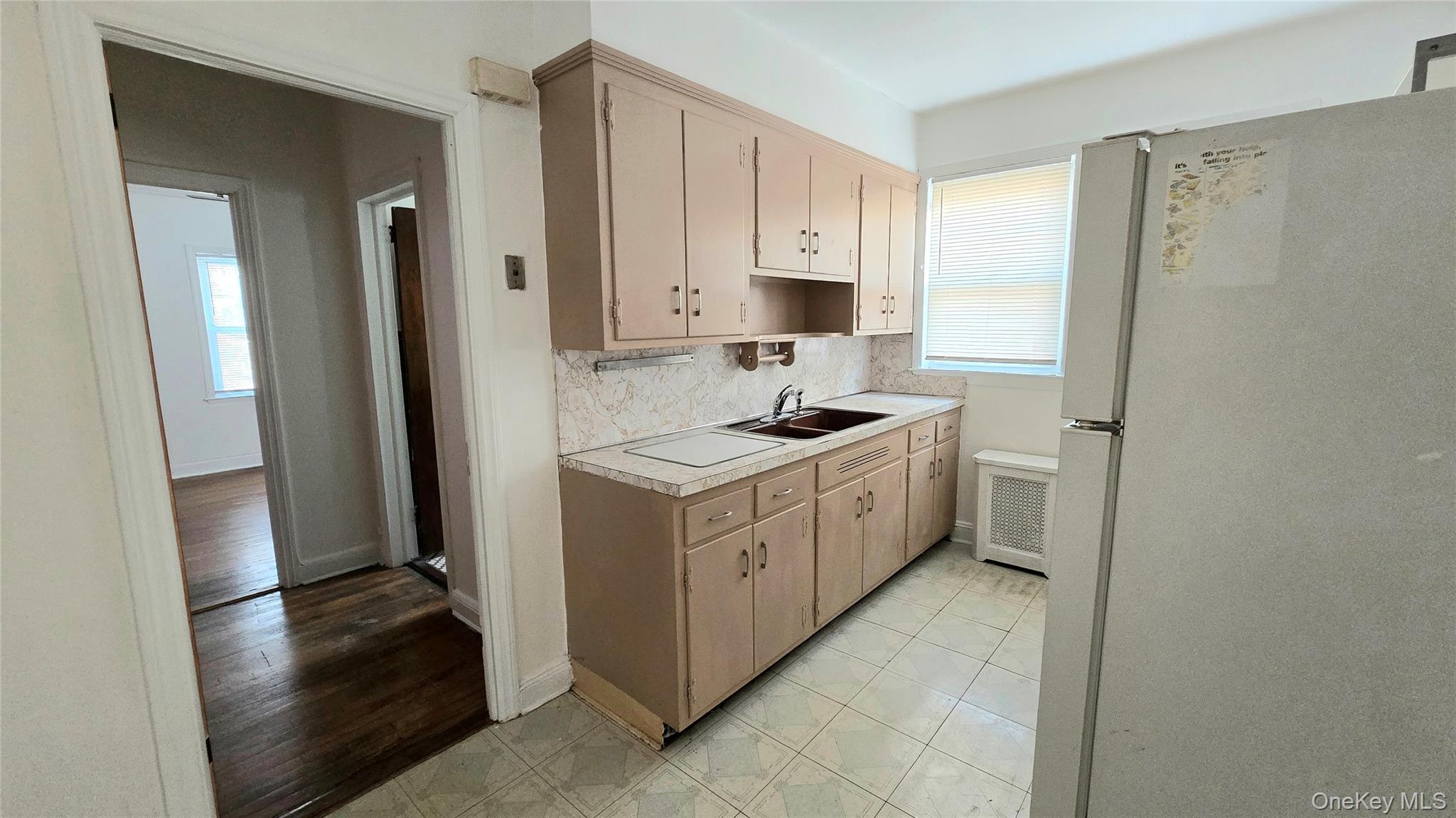 #7 photo, 68-09 Alderton Street, कुईंस Rego Park , NY 11374