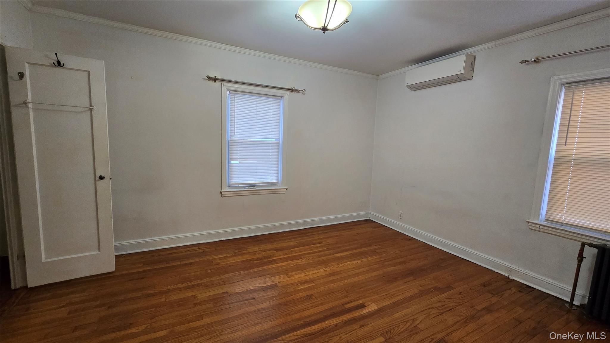 #9 photo, 68-09 Alderton Street, कुईंस Rego Park , NY 11374