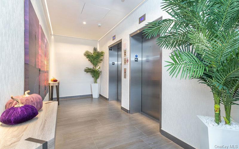 #1 photo, 1 Dekalb Avenue, White Plains , NY 10605