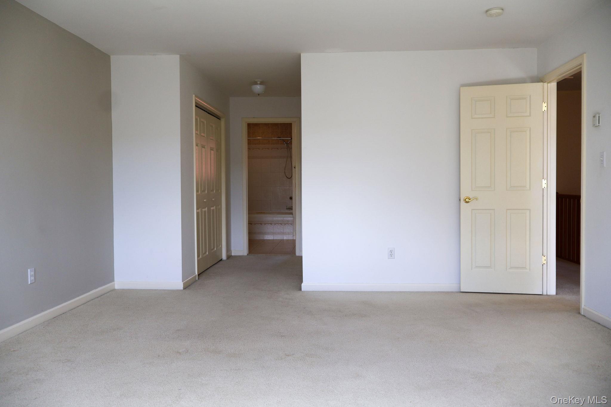 #19 photo, 241 Tamerisk Lane, 뉴욕주 New Windsor , NY 12553