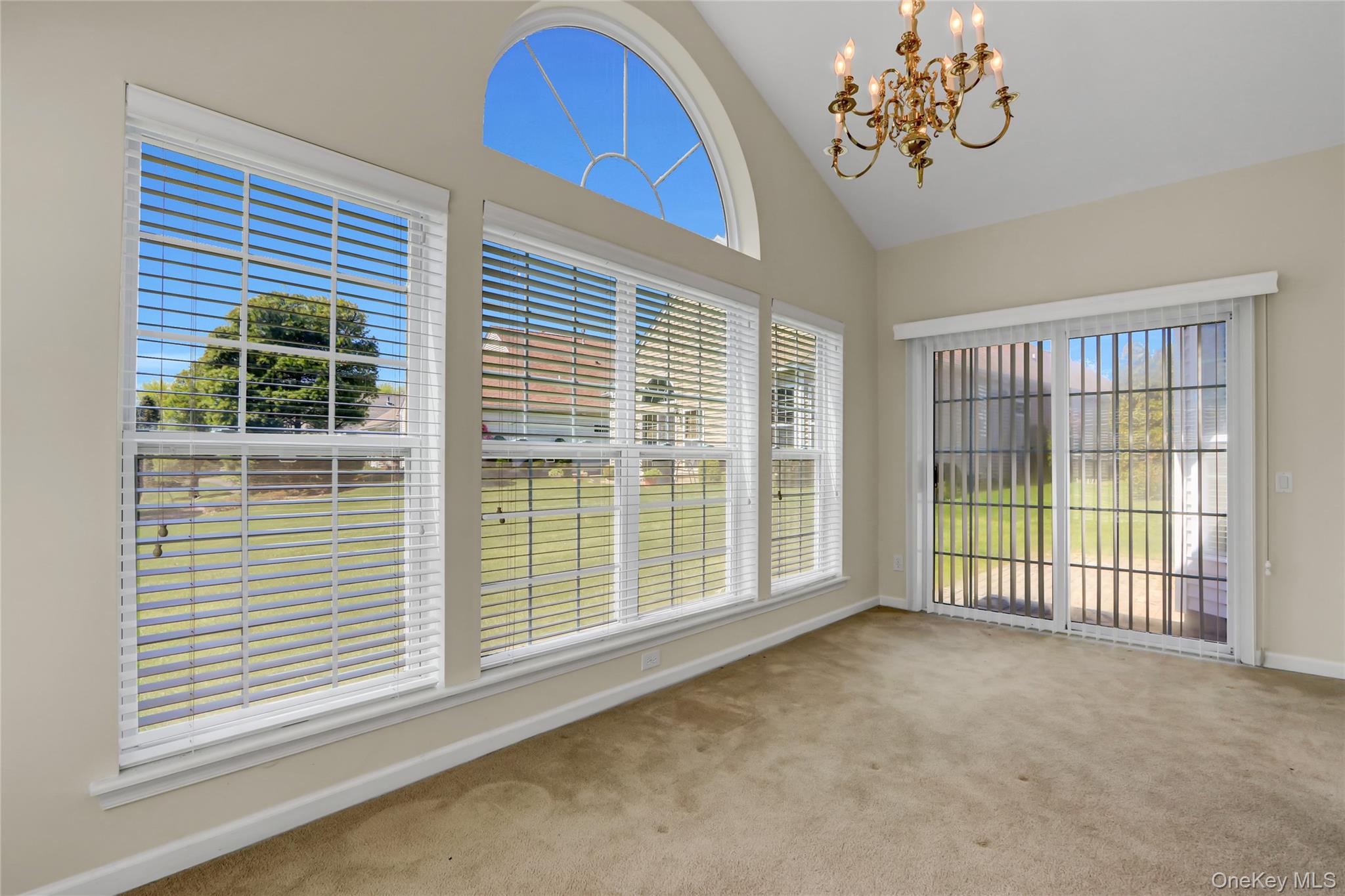 #12 photo, 4 Oakhurst Court, सफ़ोक काउंटी Mount Sinai , NY 11766