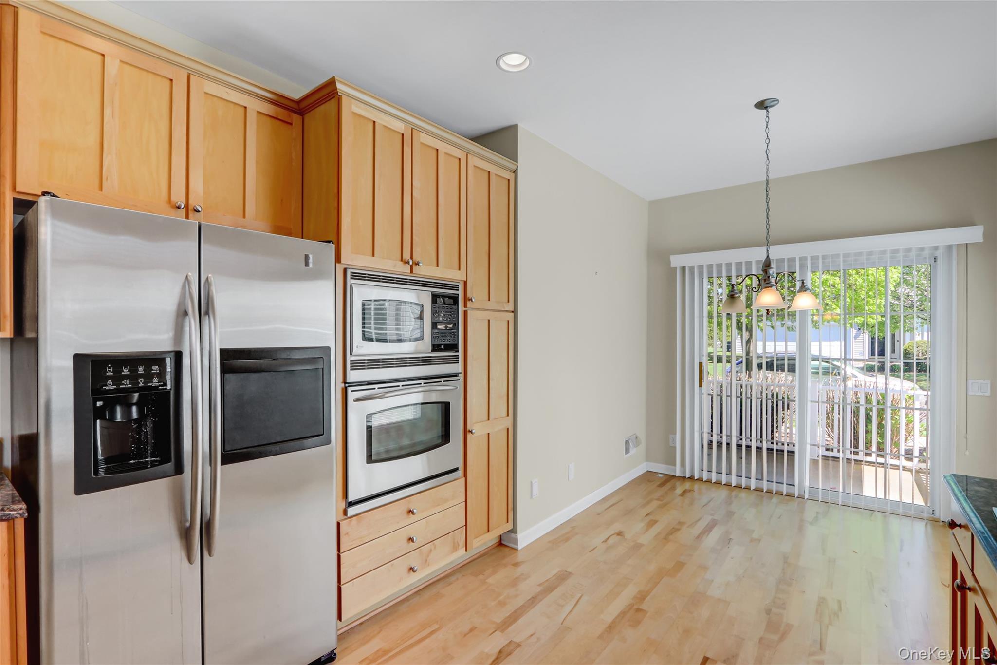 #15 photo, 4 Oakhurst Court, सफ़ोक काउंटी Mount Sinai , NY 11766