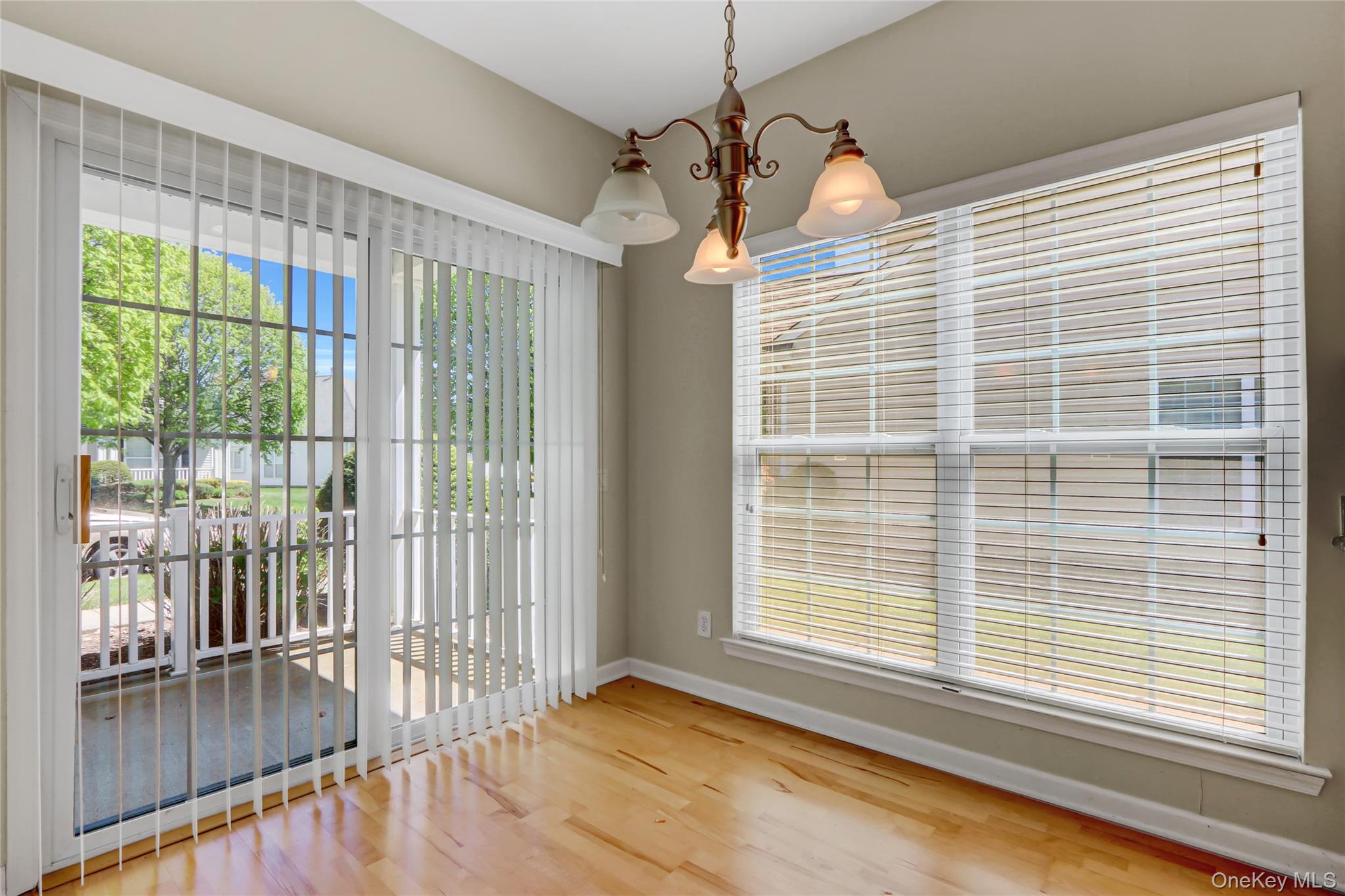 #17 photo, 4 Oakhurst Court, सफ़ोक काउंटी Mount Sinai , NY 11766