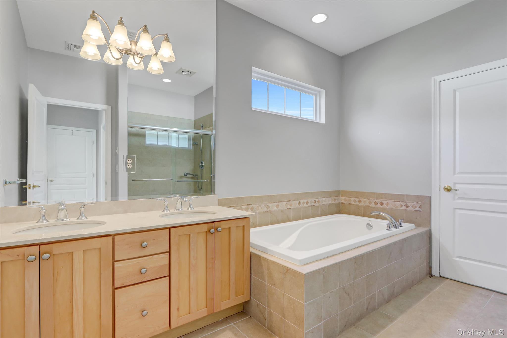 #20 photo, 4 Oakhurst Court, सफ़ोक काउंटी Mount Sinai , NY 11766