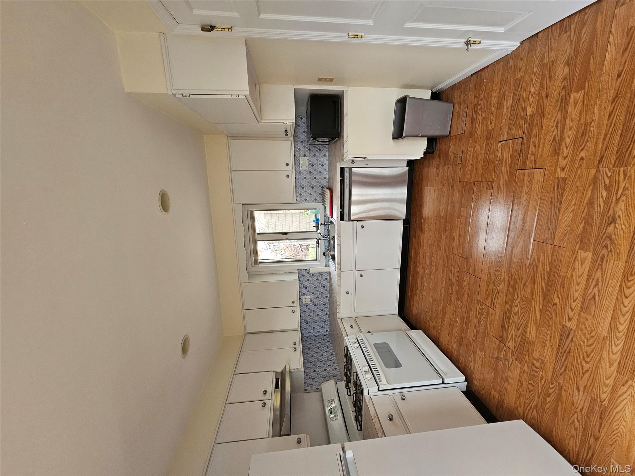 #2 photo, 22A Town path, नासाउ काउंटी Glen Cove , NY 11542