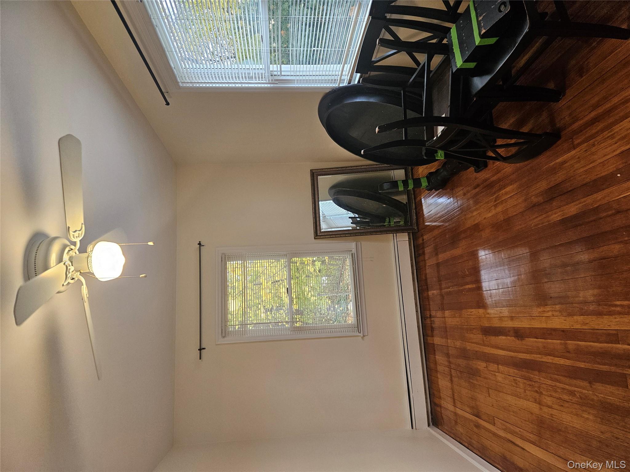 #8 photo, 22A Town path, नासाउ काउंटी Glen Cove , NY 11542