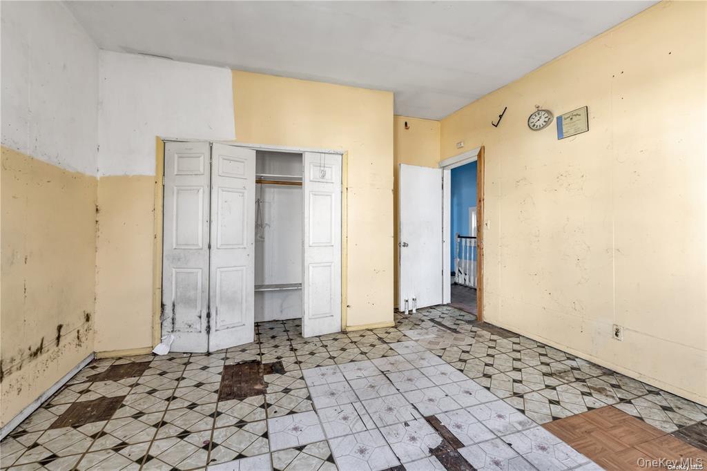 #12 photo, 111-24 Northern Boulevard, Corona , NY 11368