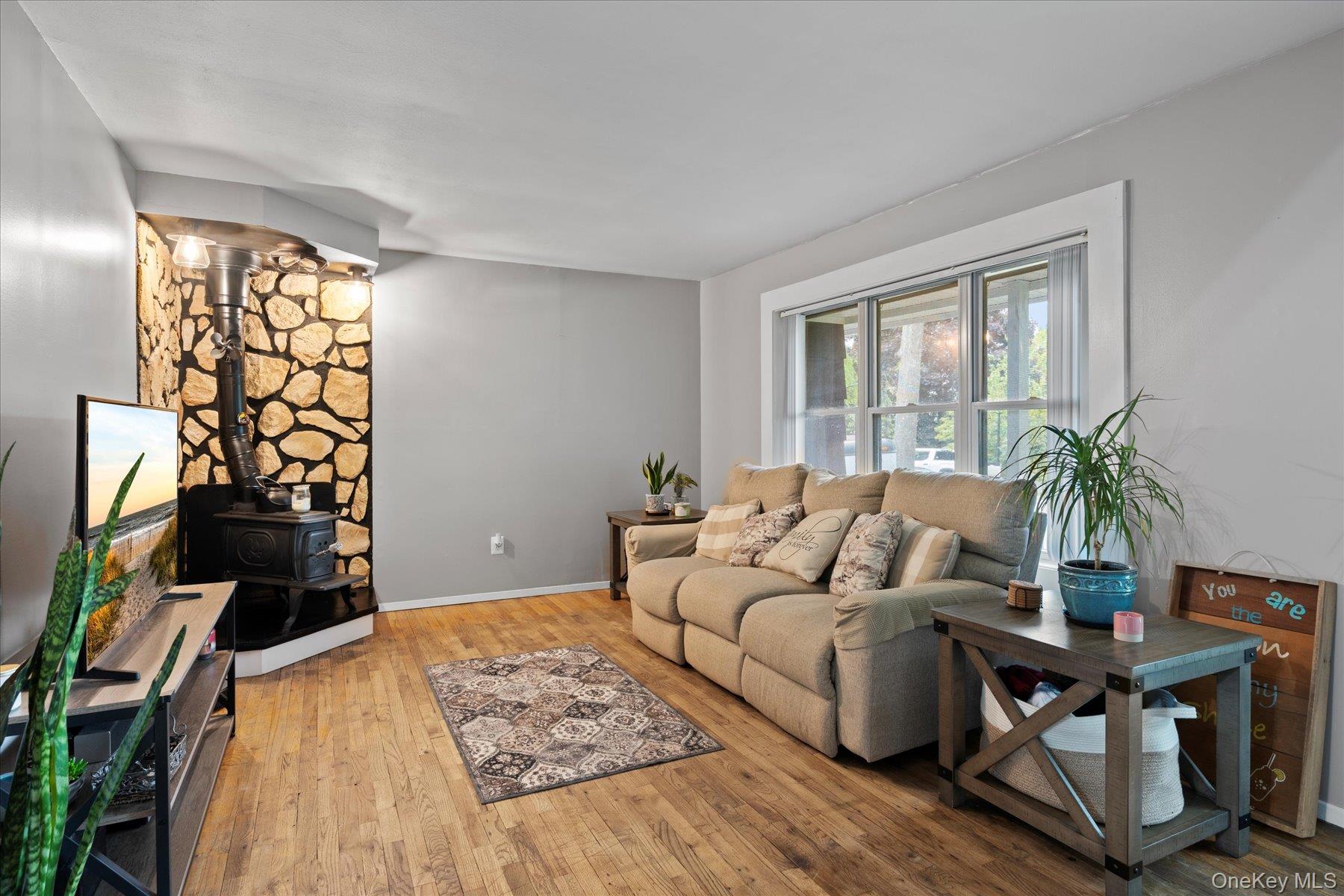 #3 photo, 12 Debragga Avenue, Саффолк ‖ East Moriches , NY 11940