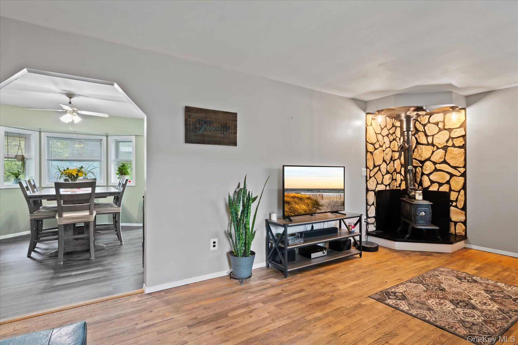 #4 photo, 12 Debragga Avenue, Саффолк ‖ East Moriches , NY 11940