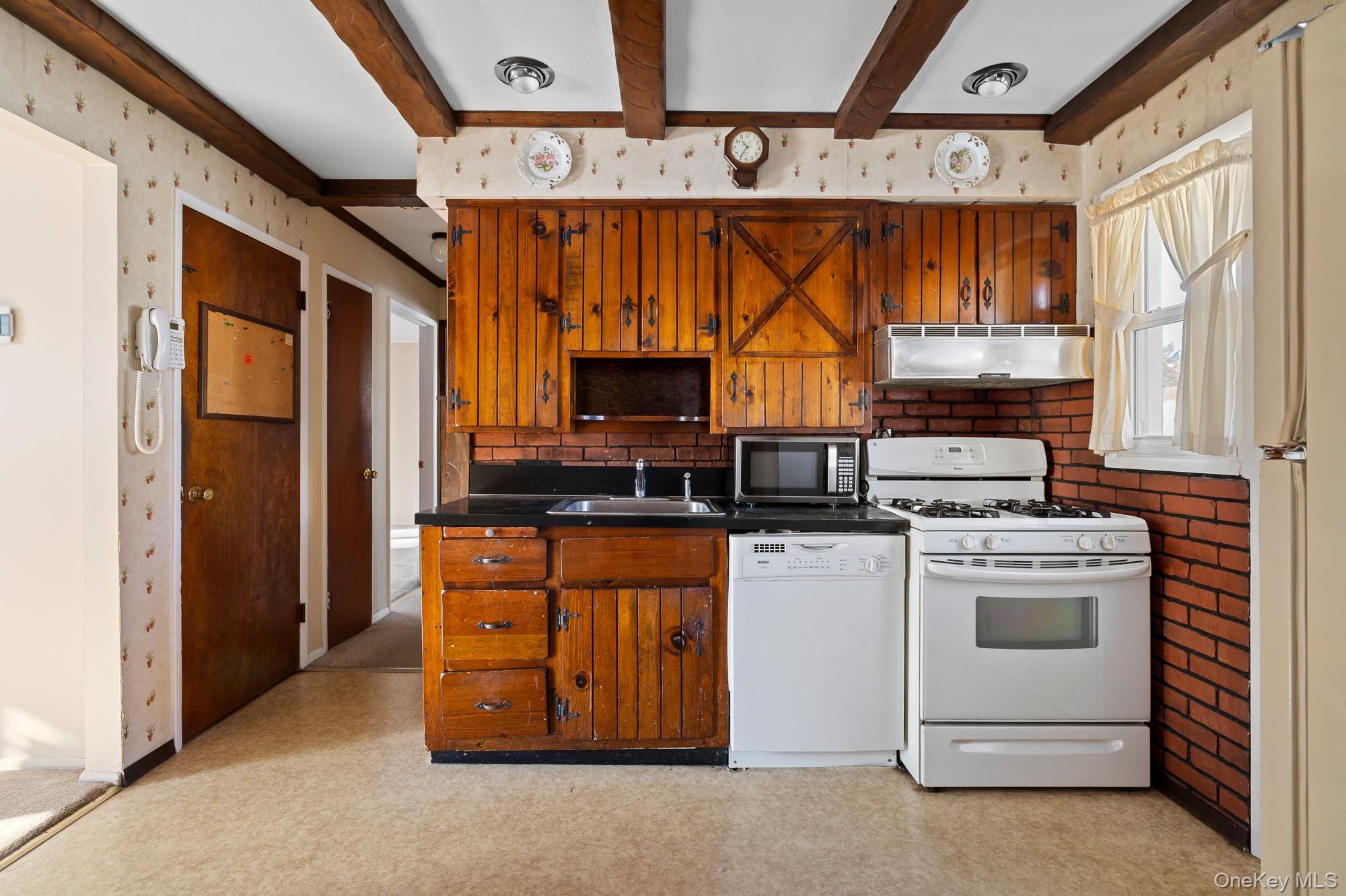 #10 photo, 3 Poplar Avenue, Farmingdale , NY 11735