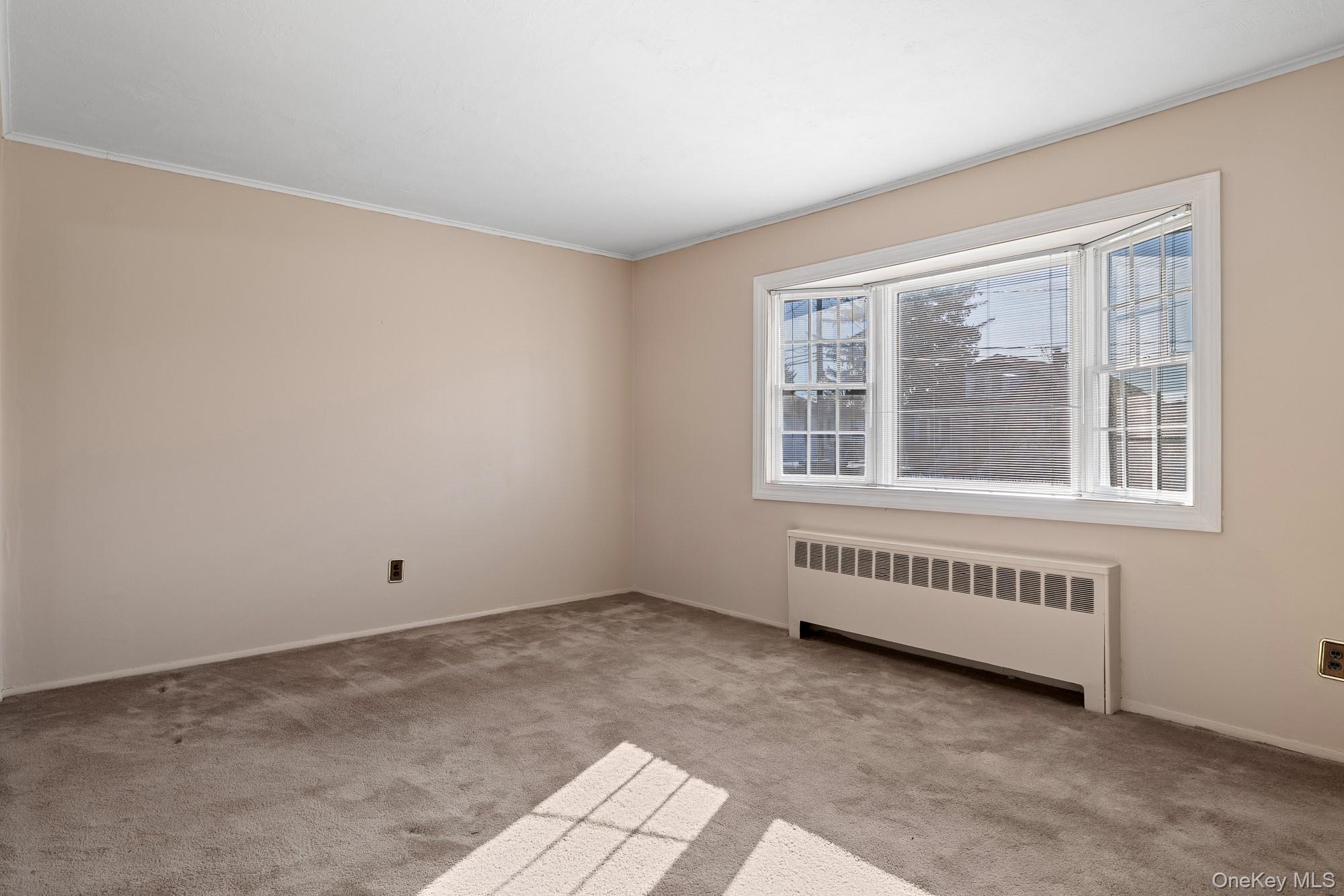 #4 photo, 3 Poplar Avenue, Farmingdale , NY 11735