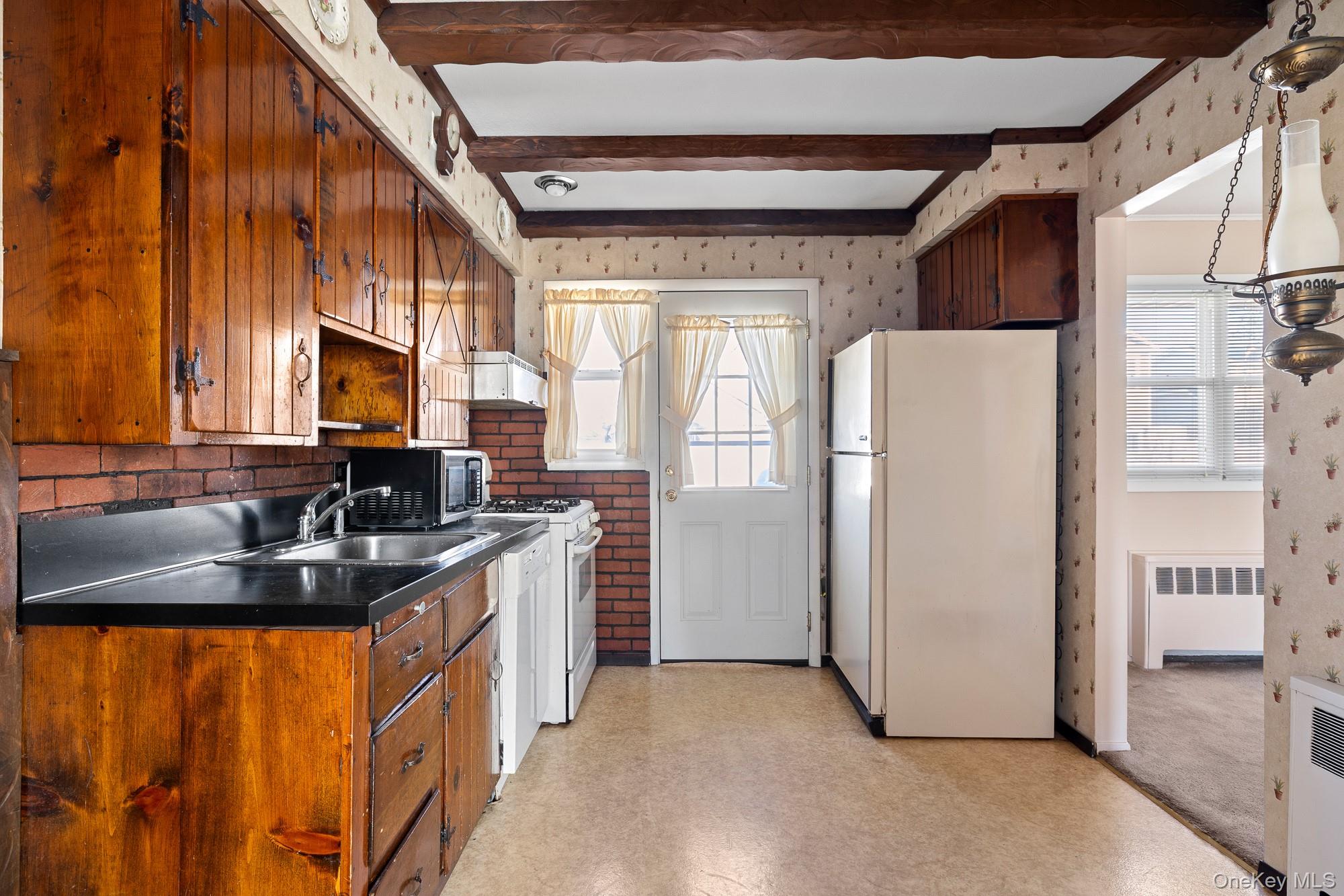 #9 photo, 3 Poplar Avenue, Farmingdale , NY 11735